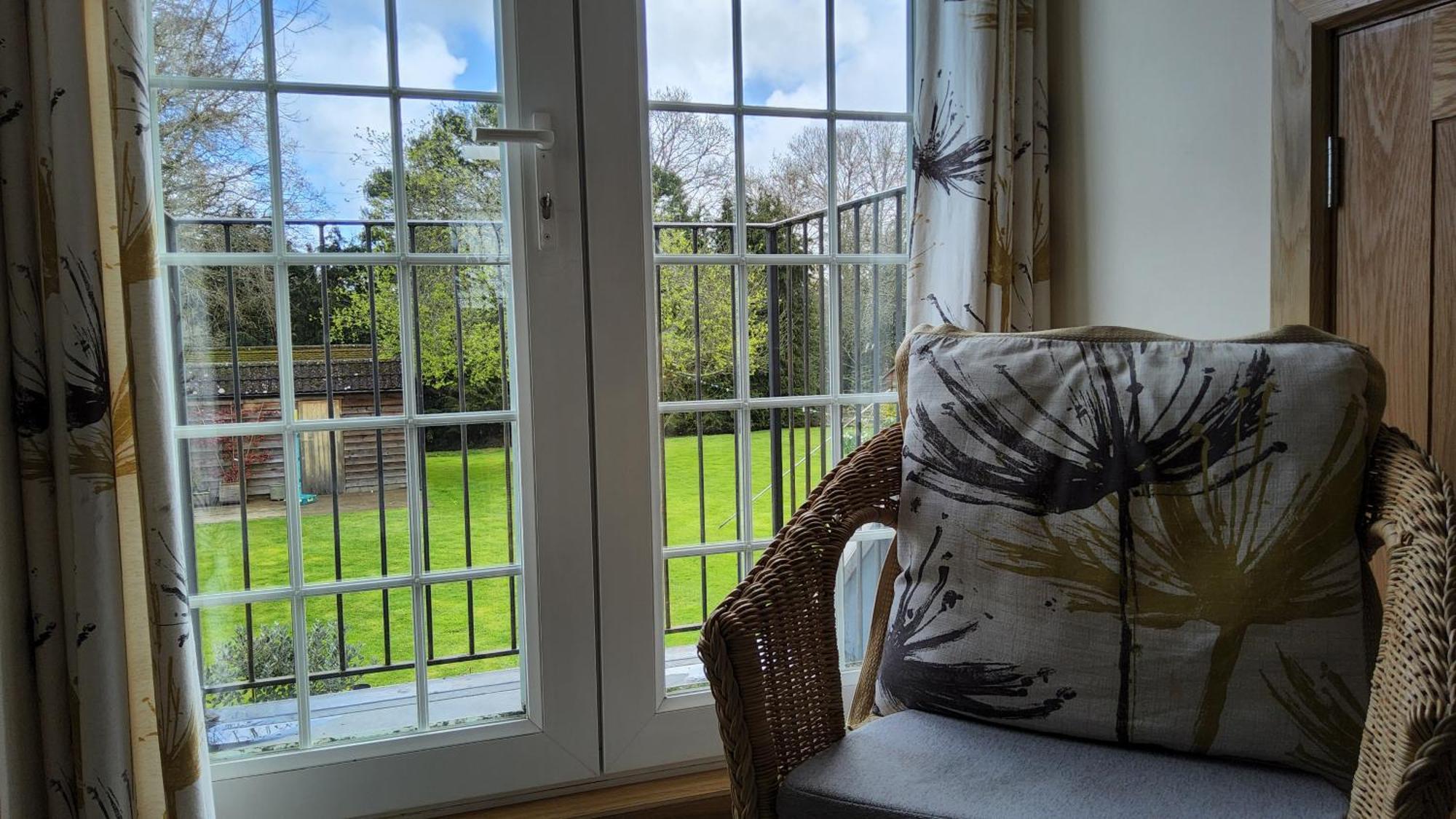 Ha'Penny Acre Bed & Breakfast Sherfield English Dış mekan fotoğraf