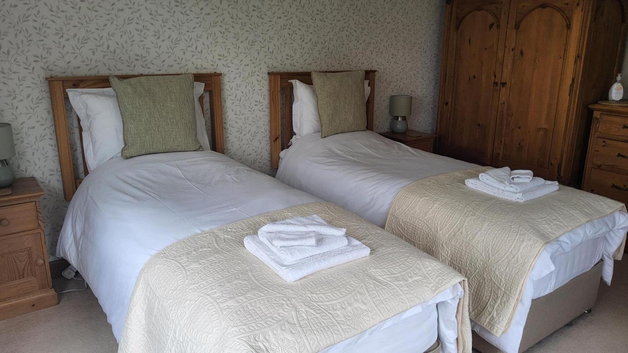 Ha'Penny Acre Bed & Breakfast Sherfield English Dış mekan fotoğraf