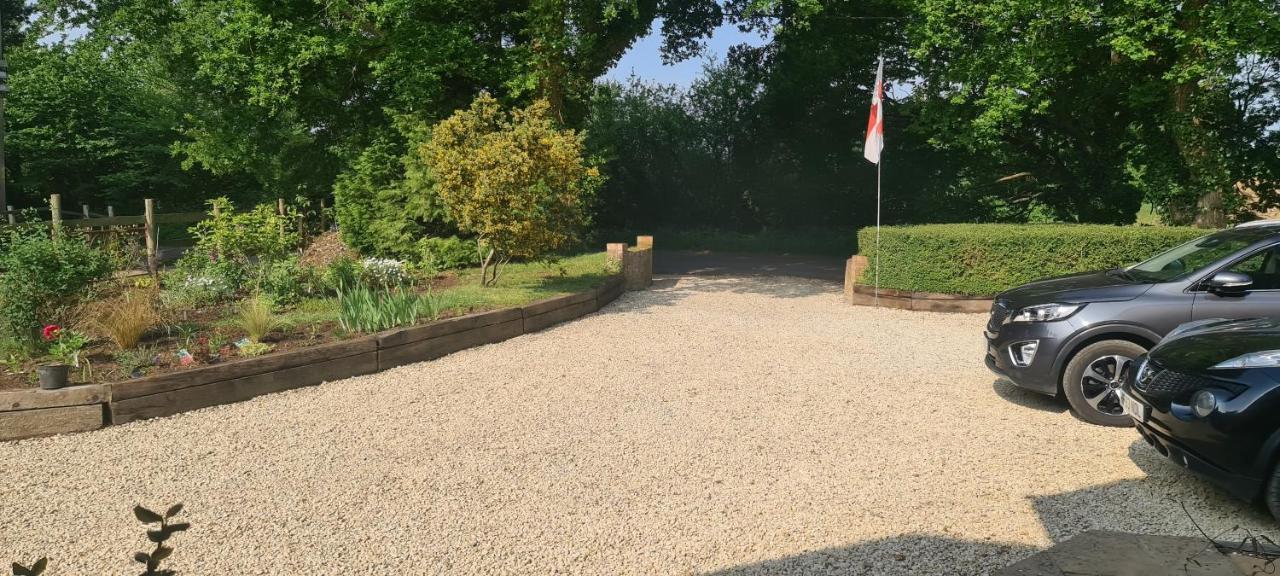 Ha'Penny Acre Bed & Breakfast Sherfield English Dış mekan fotoğraf