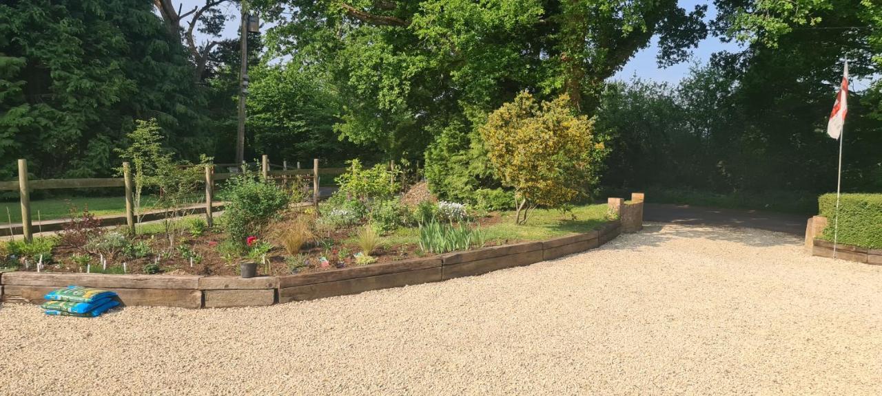 Ha'Penny Acre Bed & Breakfast Sherfield English Dış mekan fotoğraf