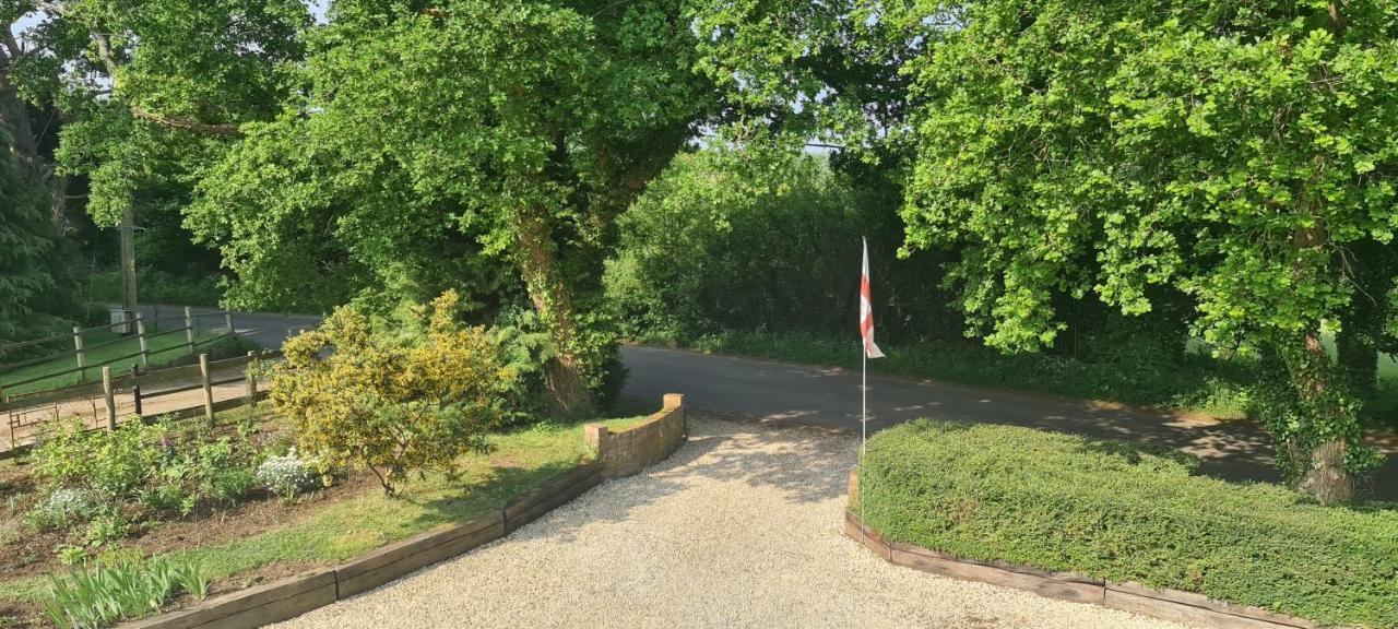 Ha'Penny Acre Bed & Breakfast Sherfield English Dış mekan fotoğraf