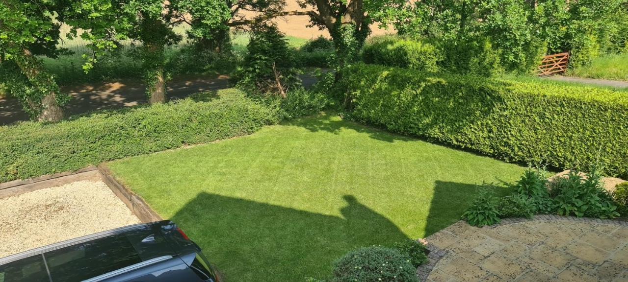 Ha'Penny Acre Bed & Breakfast Sherfield English Dış mekan fotoğraf