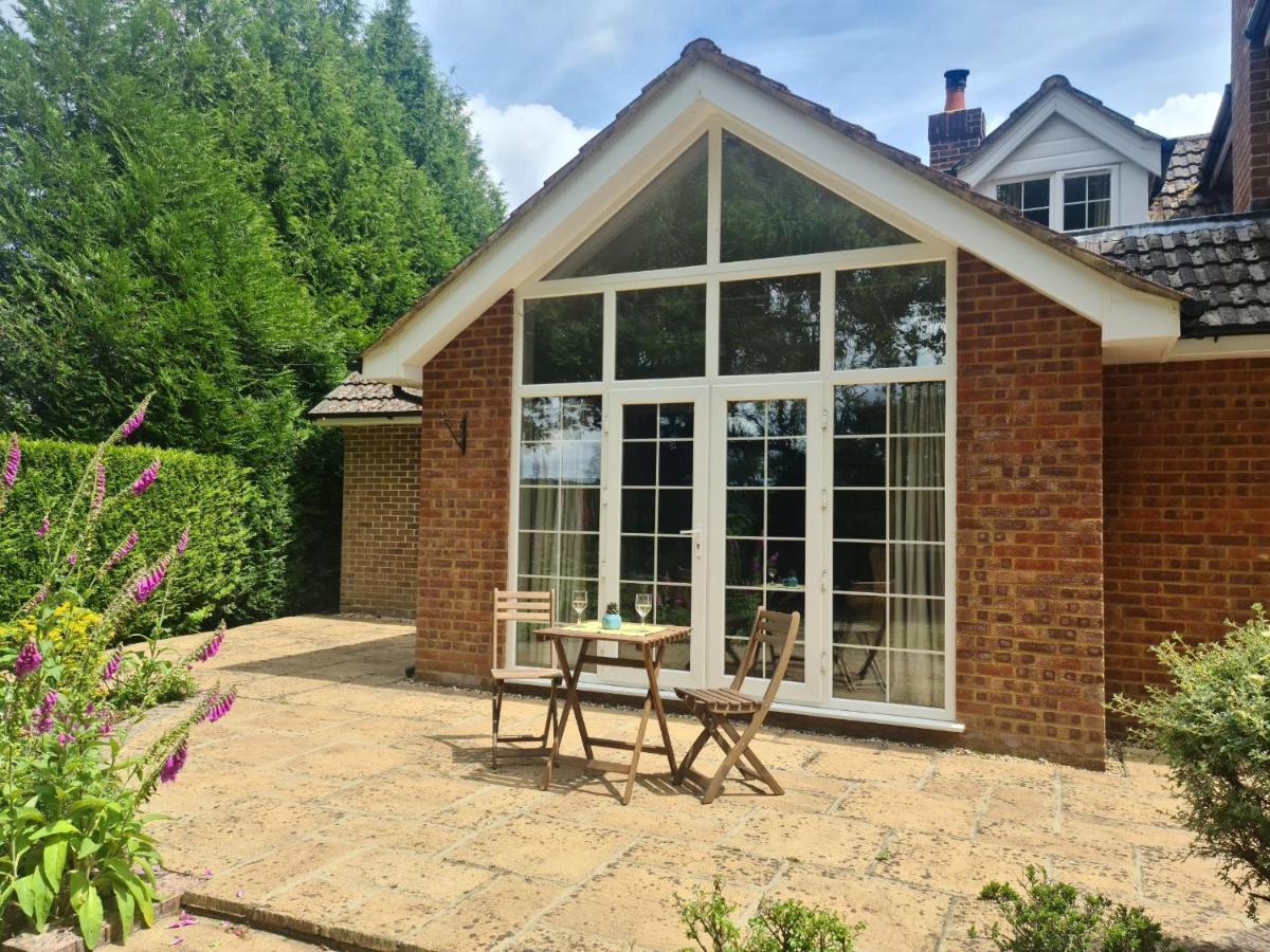 Ha'Penny Acre Bed & Breakfast Sherfield English Dış mekan fotoğraf